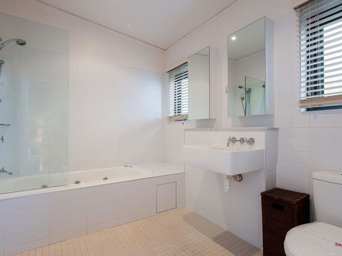 One Mile Ridge', 12a/26 One Mile Close - Stunning Views, Air Con, Infinity Pool - Northern Rivers Accommodation 2