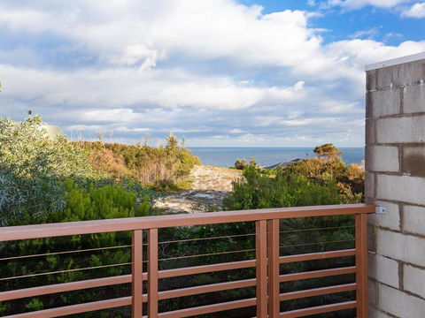 One Mile Ridge', 12a/26 One Mile Close - Stunning Views, Air Con, Infinity Pool - Northern Rivers Accommodation 0