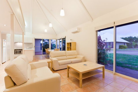 Osprey Holiday Village Unit 105 - Tranquil 3 Bedroom Holiday Villa With A Pool In The Complex - Northern Rivers Accommodation 3