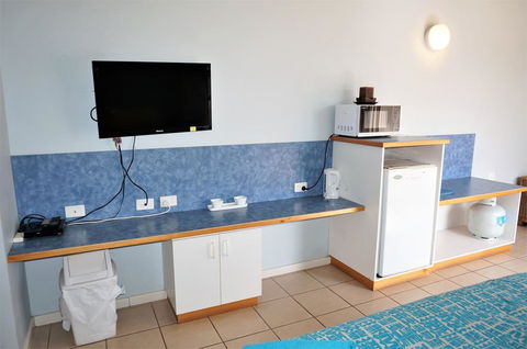 Osprey Holiday Village Unit 222-1 Bedroom - Great 1 Bedroom Studio Apartment With A Pool In The Complex - Northern Rivers Accommodation 2