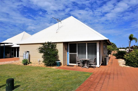 Osprey Holiday Village Unit 222-1 Bedroom - Great 1 Bedroom Studio Apartment With A Pool In The Complex - Northern Rivers Accommodation 0