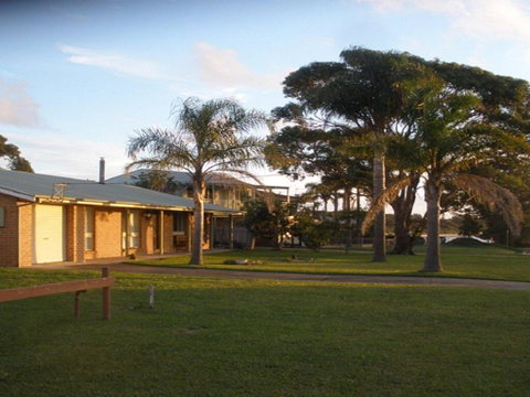 Ourimbah - Across From The Local Rock Pools - Northern Rivers Accommodation 0