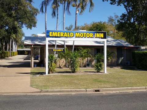 Overflow Emerald Motor Inn - Northern Rivers Accommodation 0
