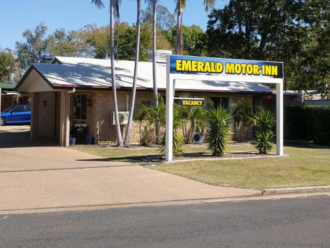 Overflow Emerald Motor Inn - Northern Rivers Accommodation 2