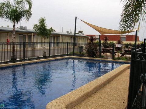 Overlander Hotel Motel - Northern Rivers Accommodation 3