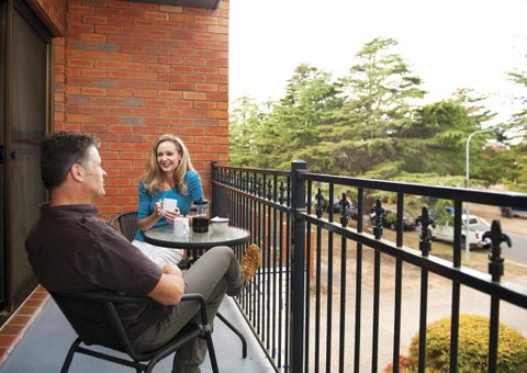 Oxley Court Serviced Apartments - Northern Rivers Accommodation 0