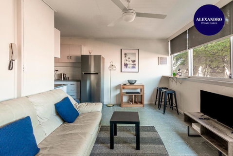 PADDINGTON PAD With PARKING & SMART TV & POOL - Northern Rivers Accommodation 0