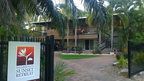 Palmerston Sunset Retreat - Northern Rivers Accommodation 1