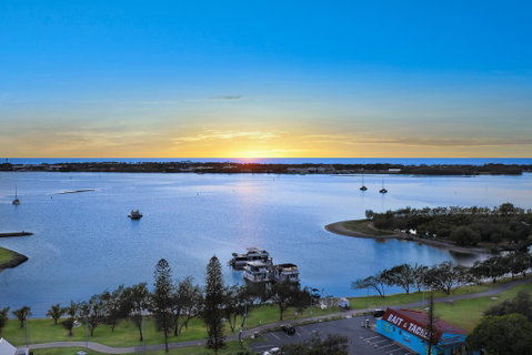 Palmerston Tower - Northern Rivers Accommodation 3