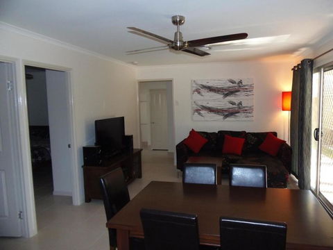 Palmgrove 2 - Rainbow Beach, Pet Friendly, Fully Fenced, Air Conditioned, Five Minutes To Beach - Northern Rivers Accommodation 0