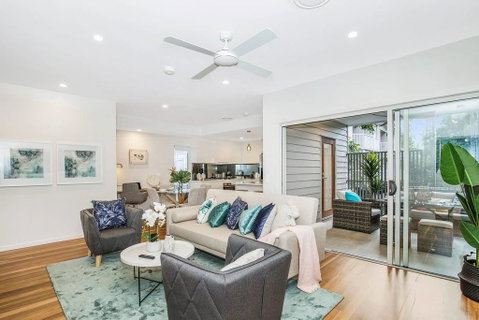 Park Avenue Townhouse Retreat Brisbane Sleeps 10 - Northern Rivers Accommodation 0