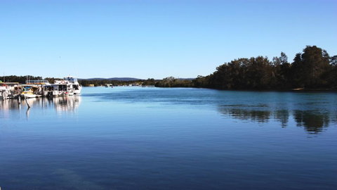 Parkside Marina 1 - CBD Location - Northern Rivers Accommodation 1