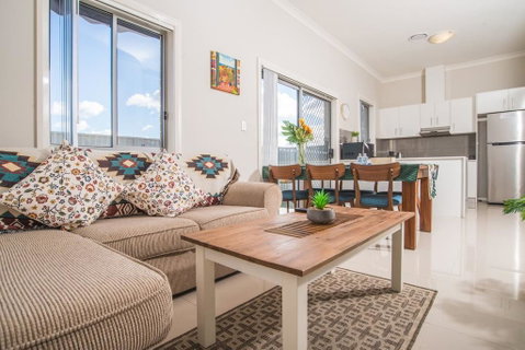 PEACEFUL 2Kingbed RootyHill Townhouse Near Station - Northern Rivers Accommodation 0