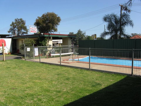 Peak Hill Golden Peak Budget Motel - Northern Rivers Accommodation 2