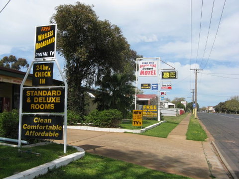Peak Hill Golden Peak Budget Motel - Northern Rivers Accommodation 0