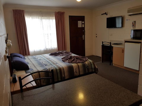 Peak Hill Golden Peak Budget Motel - Northern Rivers Accommodation 1