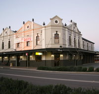 Peden's Hotel - Northern Rivers Accommodation