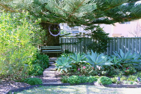 Pelican Beach House Narrawallee - Northern Rivers Accommodation 2