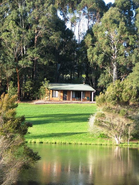Pemberton Lake View Chalets - Northern Rivers Accommodation 3