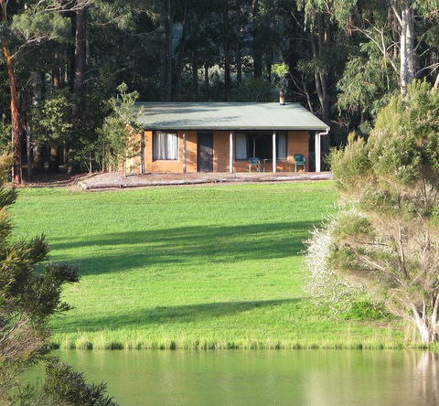 Pemberton Lake View Chalets - Northern Rivers Accommodation 0