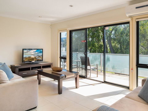 Penguins By The Beach - Northern Rivers Accommodation 0