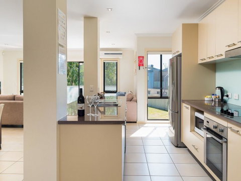 Penguins By The Beach - Northern Rivers Accommodation 1