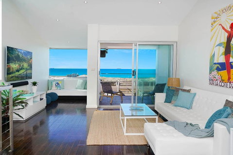 Perfect Beach Front Duplex - The Entrance North - Northern Rivers Accommodation 2