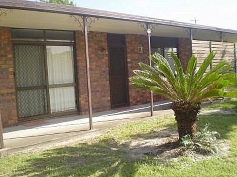 Pet Friendly Lowset Home With Room For A Boat, Wattle Ave, Bongaree - Northern Rivers Accommodation 0