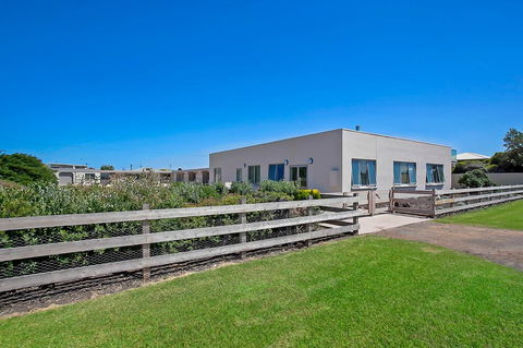 Peterborough House Motel - Northern Rivers Accommodation 1