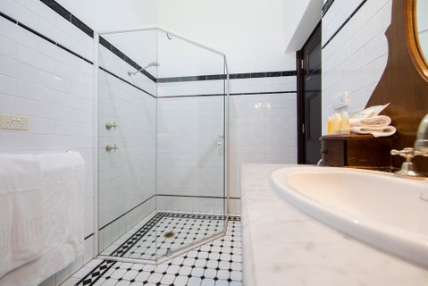 Petersons Armidale Winery And Guesthouse - Northern Rivers Accommodation 3