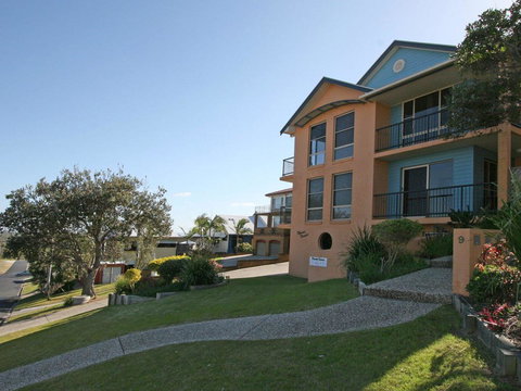 Phoenix Terrace -townhouse Yamba - Northern Rivers Accommodation 2