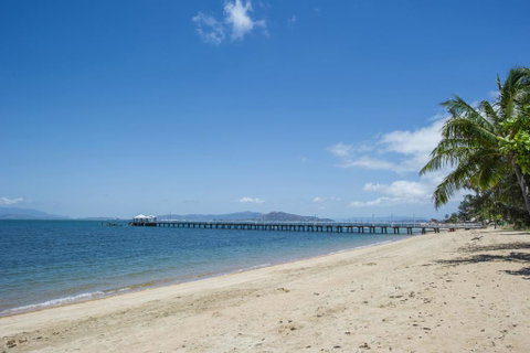 Picnic Bay Apartments Unit 1 - Northern Rivers Accommodation 1