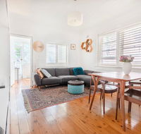 Picturesque Bellevue Hill 2BR Apt. Courtyard - Northern Rivers Accommodation