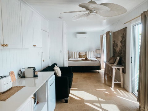 Pineapple Studio Byron Bay - Northern Rivers Accommodation 1