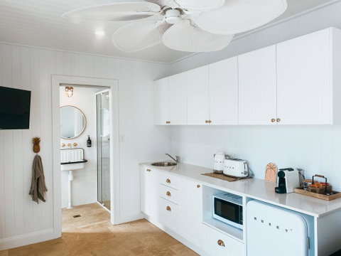 Pineapple Studio Byron Bay - Northern Rivers Accommodation 0