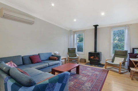 Plovers Rest - Central 3 Bedroom Cottage With Small Orchard - Northern Rivers Accommodation 3
