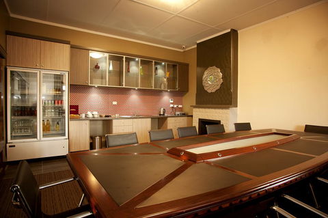 Prince Of Wales Hotel, Bunbury - Northern Rivers Accommodation 1