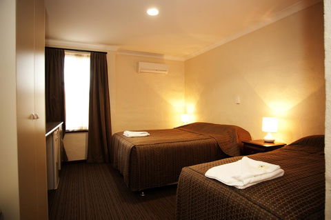Prince Of Wales Hotel, Bunbury - Northern Rivers Accommodation 3