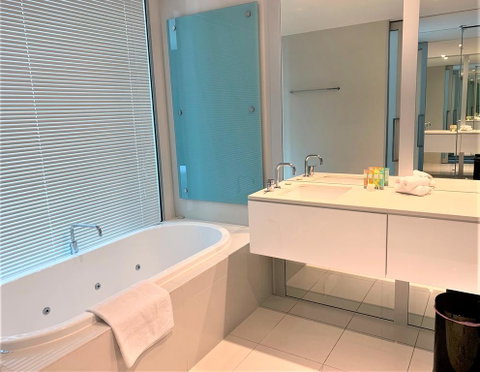 Private Apartments At Q1 - Northern Rivers Accommodation 1