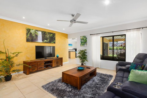 Private Large Cairns Family Home, Rainforest Views - Northern Rivers Accommodation 2