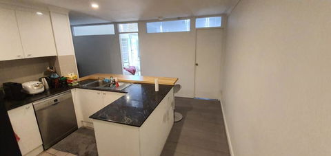 Private Modern Room - Plaza Building- In City Centre! - Northern Rivers Accommodation 3