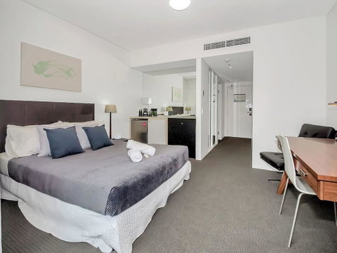 Privately Owned Hotel Room By Cairns Marina 222 - Northern Rivers Accommodation 0
