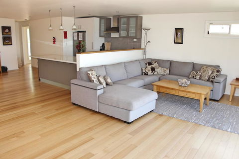 Quarterdeck Apartment - Northern Rivers Accommodation 1