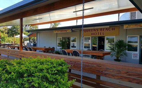 Queens Beach Hotel - Northern Rivers Accommodation 0