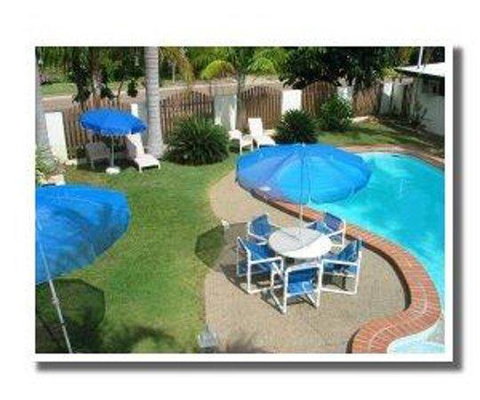 Queens Beach Hotel - Northern Rivers Accommodation 2