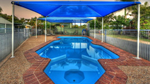 Queens Beach Tourist Village - Northern Rivers Accommodation 0