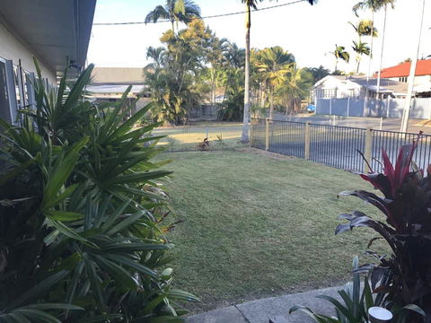 QUIRKY QUEENSLANDER 6 BEDROOM HOME - Northern Rivers Accommodation 2