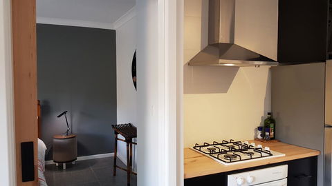 Red Ochre - Large 1BR With Private Courtyard - Northern Rivers Accommodation 3