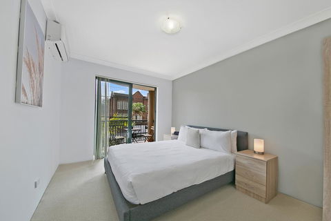 REDFERN 3 BEDROOM APARTMENT FREE PARKING WALK TO CENTRAL STATION NRE187 - Northern Rivers Accommodation 3