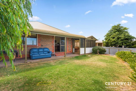Reef & Vines Port Noarlunga - Northern Rivers Accommodation 2